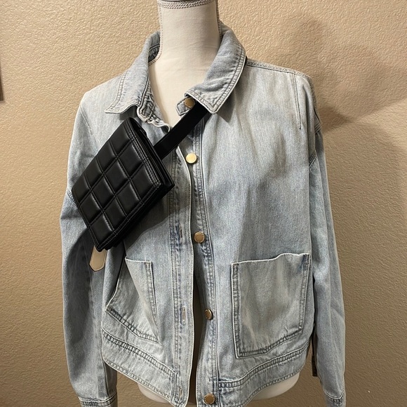 Steve Madden Quilted Faux Leather Belt Bag - Picture 4 of 11